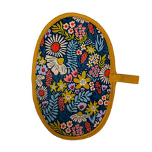 Load image into Gallery viewer, Petals in the Sun Mini Pincher Mitt
