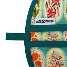 Load image into Gallery viewer, Flower Medallions Mini Pincher Mitt