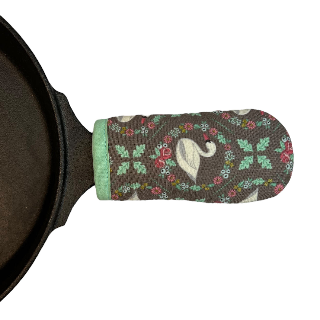 Swans Cast Iron Skillet Mitt