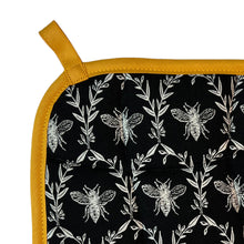 Load image into Gallery viewer, Bees Pot Holder