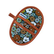 Load image into Gallery viewer, 70&#39;s Flowers Mini Pincher Mitt