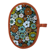 Load image into Gallery viewer, 70&#39;s Flowers Mini Pincher Mitt