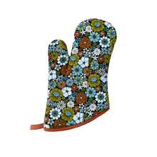 Load image into Gallery viewer, 70&#39;s Flowers Oven Mitt