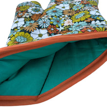 Load image into Gallery viewer, 70&#39;s Flowers Oven Mitt