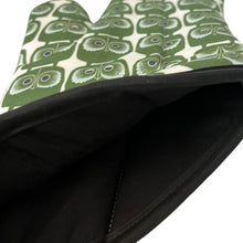 Load image into Gallery viewer, Green Owls Oven Mitt