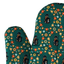 Load image into Gallery viewer, Kitties in Bloom Oven Mitt