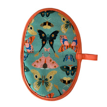Load image into Gallery viewer, Butterflies Mini Pincher Mitt